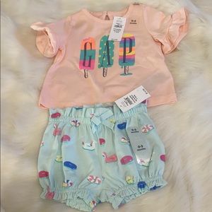 Gap 0-3 months girl NWT shorts and top
